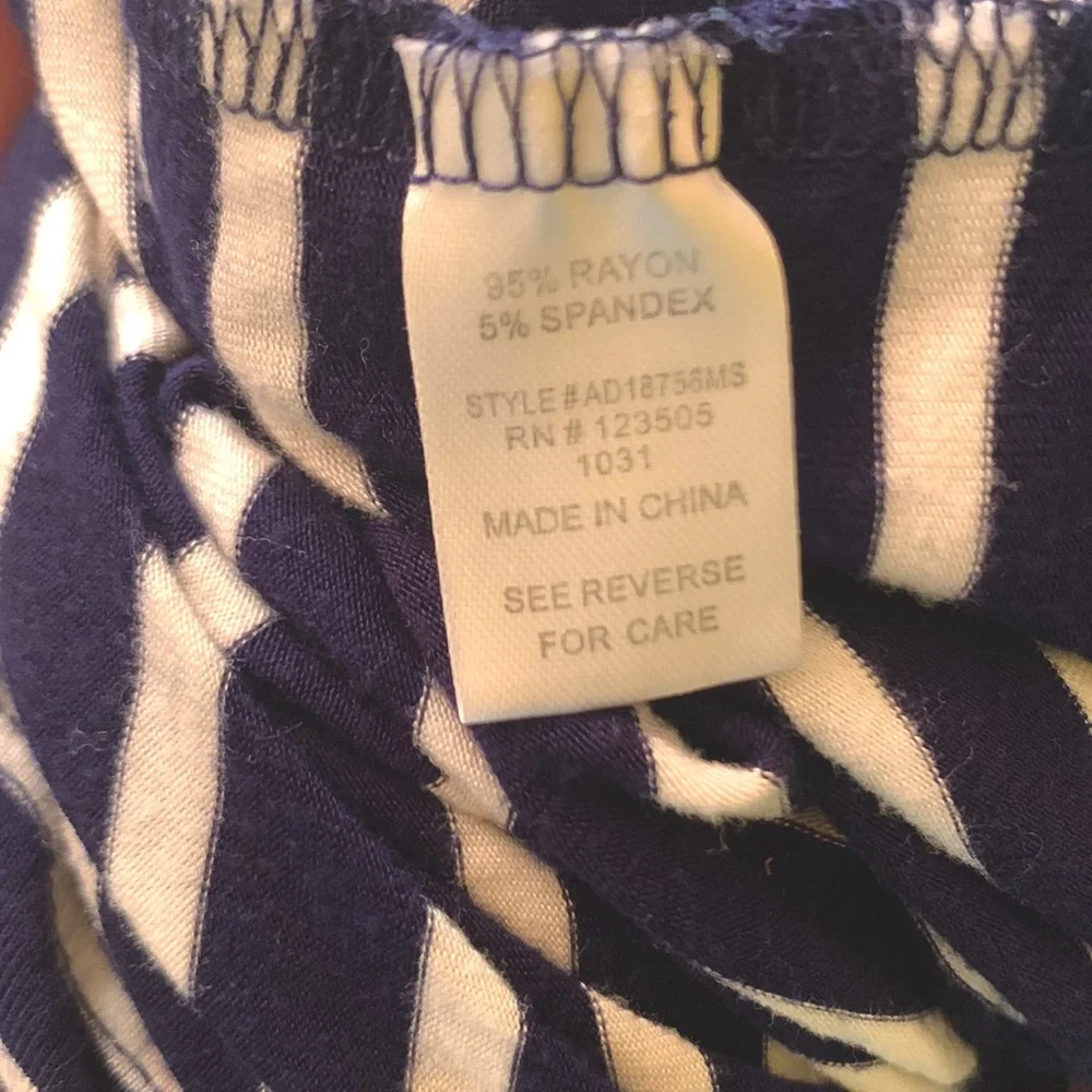 Adorable HEART & HIPS Hoodie Dress - Picture 13 of 13